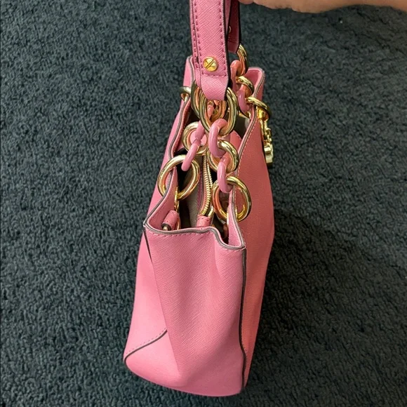 Michael Kors βCynthiaβ Saffiano Leather Satchel - Picture 3 of 16